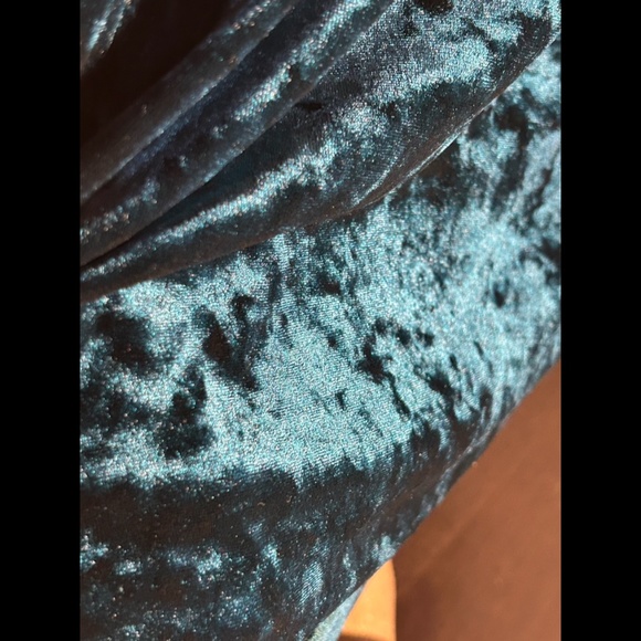 NWOT Eva Franco Blue Velvet Sleeveless Draped Neck Blouse Size 6 - Picture 10 of 13